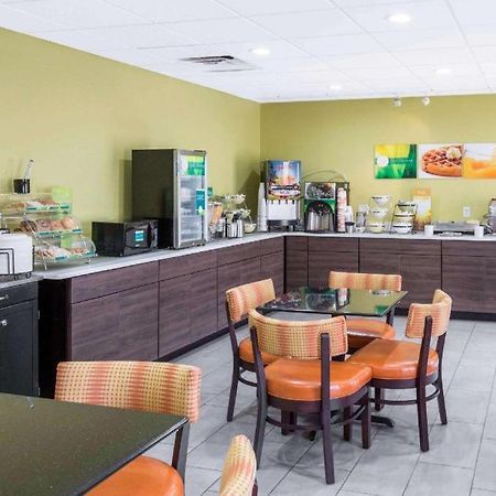 Quality Inn & Suites Arnold - St Louis Eksteriør billede