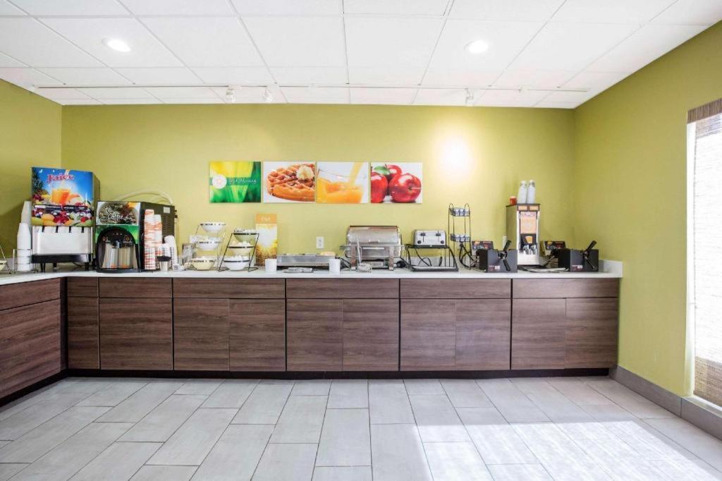 Quality Inn & Suites Arnold - St Louis Eksteriør billede
